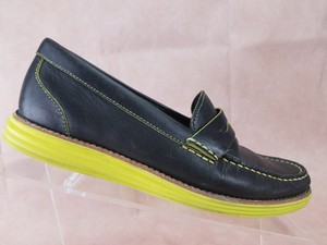 ladies black leather loafers size 5