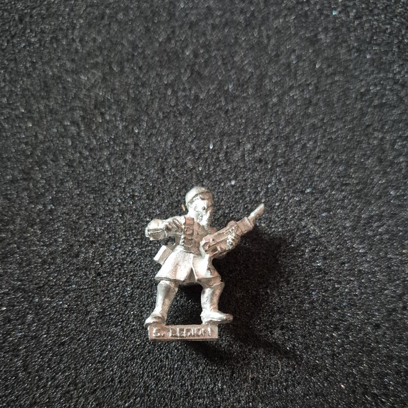 Warhammer 40k Imperial Guard Steel Legion Trooper - Metal