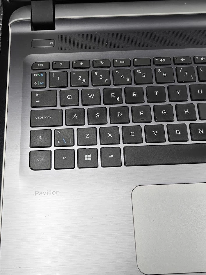 HP Pavilion 15-ab129no Laptop - AMD A4 4GB RAM Ohne SSD - Bild 2 von 4