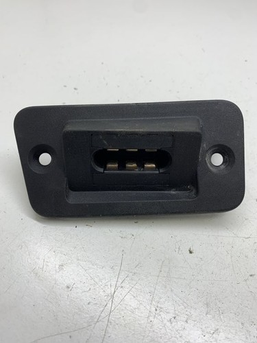 Sliding door contact joint