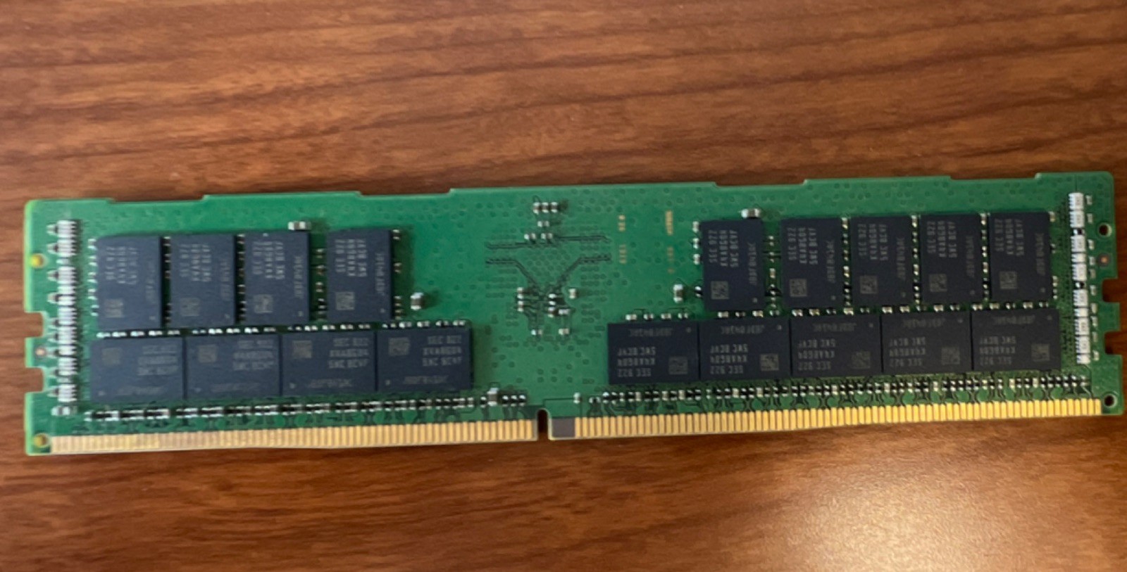 как выглядит Samsung 32GB DDR4 ECC Registered RDIMM 288-Pin PC4-2933Y M393A4K40CB2-CVFBY фото