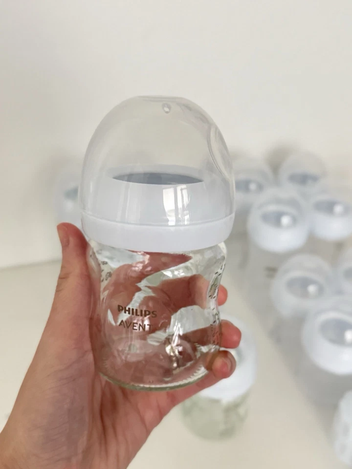 Lot Of 16 Philips Avent Natural Baby Bottle without nipples & Medela breast pump - Image 4 of 4