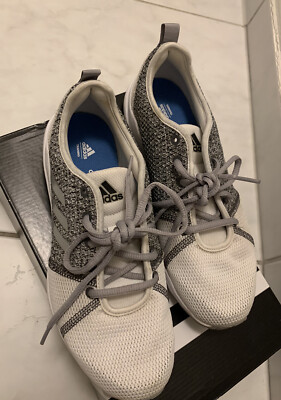 adidas Damen Arianna Cloudfoam Fitnessschuhe  Damen GR: 40 weiß grau neuwertig