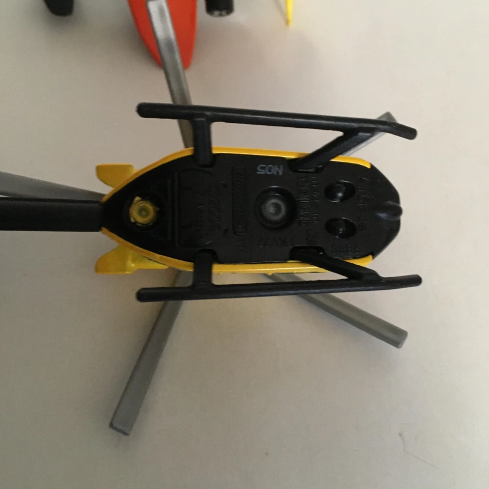 Lote de 3 helicópteros vintage diecast coleccionables Mattel Foto 3 de 4