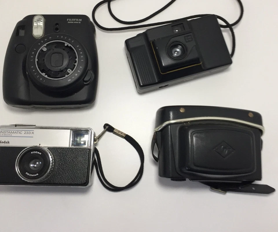 Lote De Cuatro Cámaras De Colección Fuji Mini 8 Kodak K2/Instamatic 233/Agfa ISO Rápida IF Foto 2 de 4