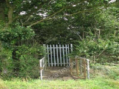 Foto 6x4 Gated Eingang zur Sendestation Tacolneston The Current m c2009