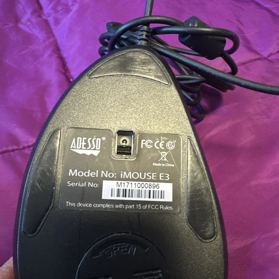 Adesso Imouse E3 Vertical Ergonomic Programmable Gaming Mouse Adjustable Weight - Image 4 of 4