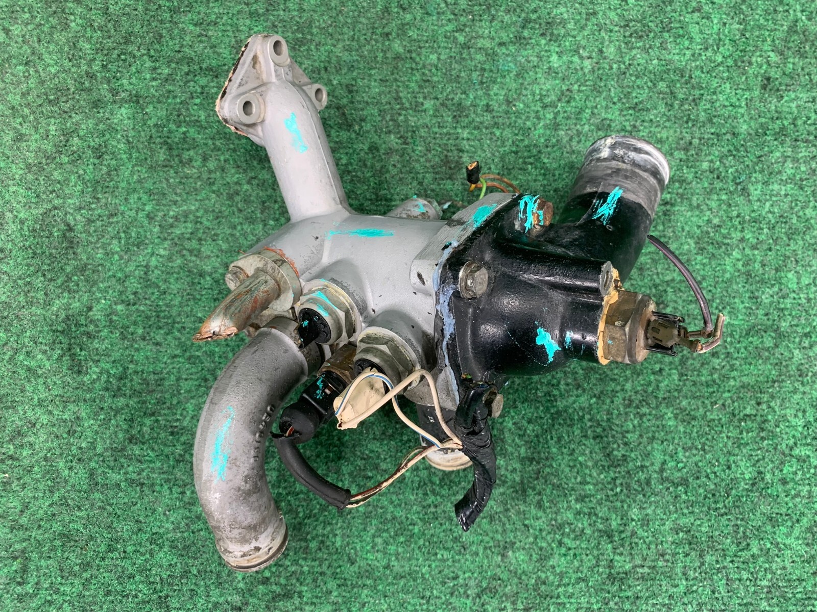 81-98 Rolls Royce Silver Spirit Spur Mulsanne Eight Water Thermostat Housing OEM