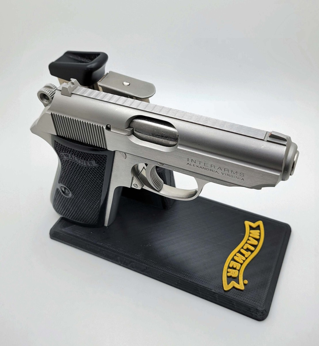 Walther PPK/PPKS .380/.32 Pistol 3D printed Stand with 2 mag