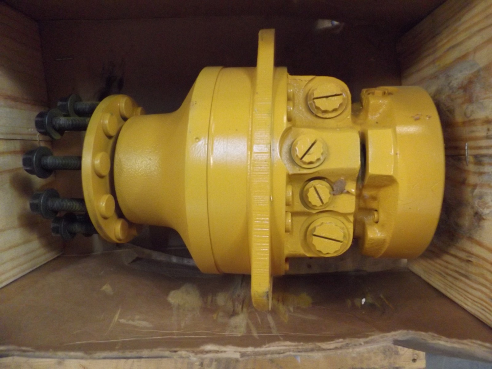 VOLVO OEM NEW HYDRAULIC MOTOR VOE 12833045 CR35B DD35B | eBay