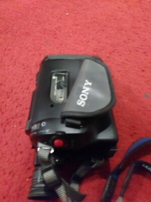 Sony Handycam CCD-TRV25 Digital 8 Video Camcorder 64x Optical Zoom