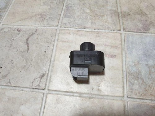 AUDI A4 8E2, B6 Spiegeleinstellschalter 8E0959565 2.50 Diesel 132kw 18232866