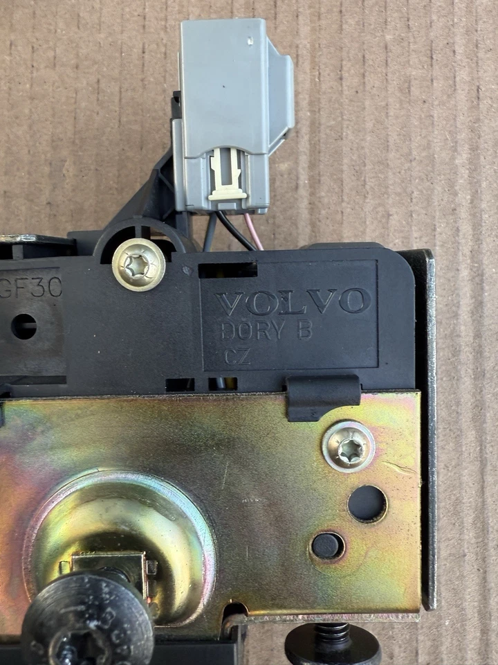 Volvo OEM Rear Liftgate Latch/Lock Assembly 31253053 w/Cable for XC90 03-14 - Image 3 of 4
