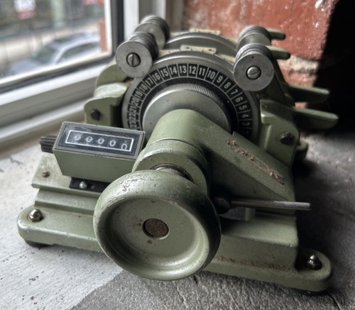 MOVIOLA 2-GANG SZB-102183 16mm FILM SYNCHRONIZER W/ VEEDER-ROOT COUNTER & CRANK