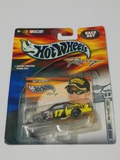 Hot Wheels Racing NASCAR diecast car featuring Matt Kenseth's 17 DeWalt Ford