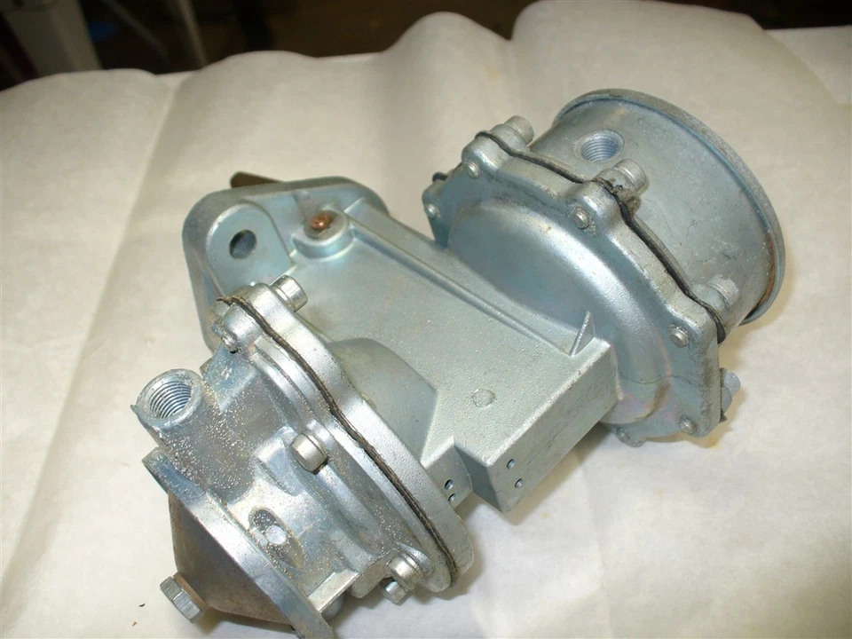 Dodge Plymouth 1949 1950 bomba de combustible doble acción 9418 Foto 4 de 4