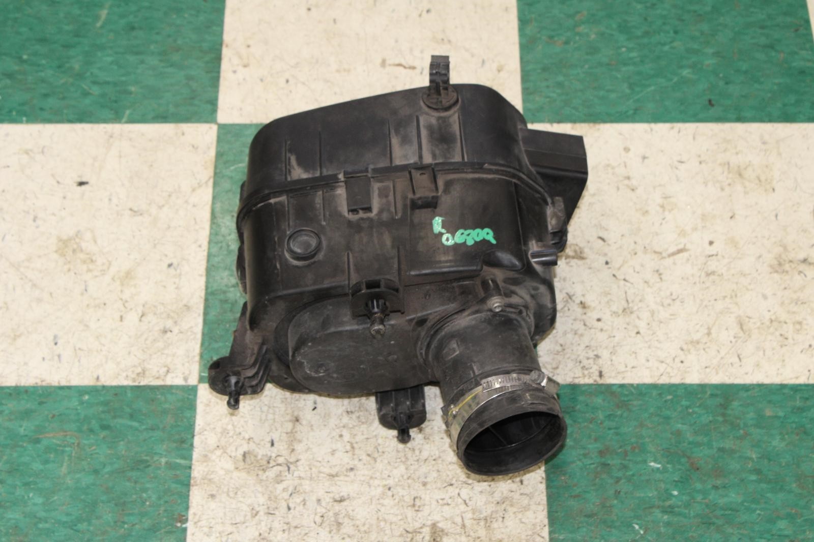 Maserati Ghibli 2014-2017 Right Air filter intake pipe