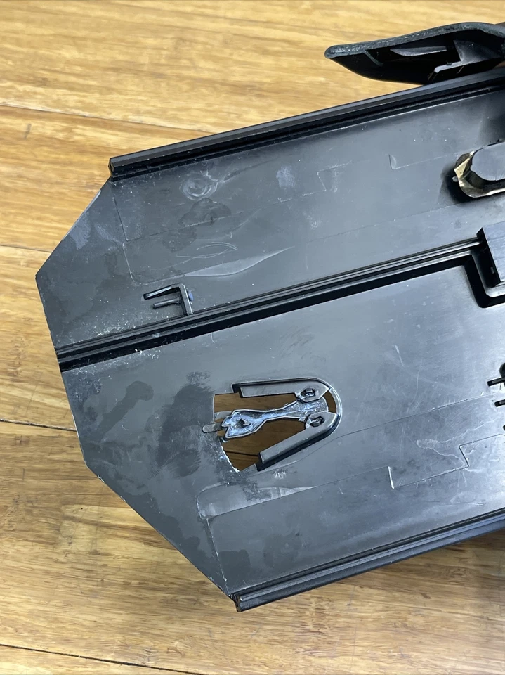 2017-2023 Audi R8 Center Console Storage Trim Panel OEM *NOTE* - Изображение 3 из 4