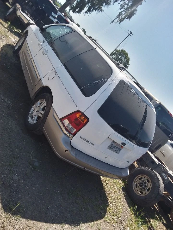 Used Fuel Injection Throttle Body fits: 2002 Ford Windstar Throttle Valve Assemb - Image 4 of 4