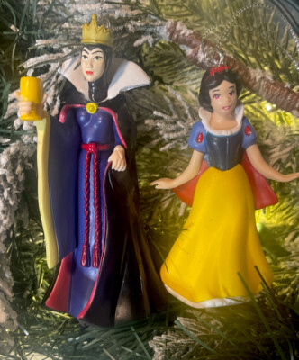 2ct 2025 Snow White & Evil Queen Christmas Tree Ornaments Disneyland New