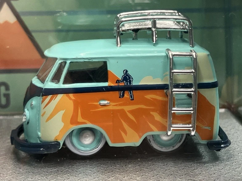 2025 M2 machines 1959 VW double cab Truck USA model in 1960 VW delivery van and - Image 4 of 4