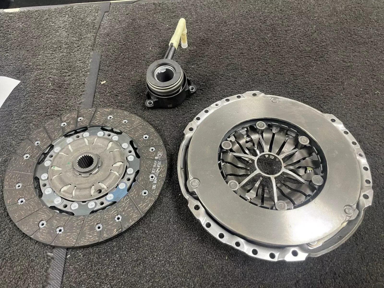AUDI Q3 OCTAVIA SCOUT 1Z 5E SUPERB 3T 3V YETI 2.0TDI CLUTCH KIT LUK 03L141016N/S