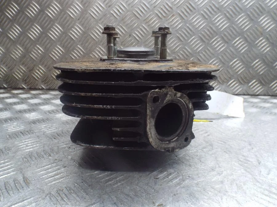 Suzuki TS100 TS 100 1980 cilindro motor barril y pistón  Foto 3 de 4