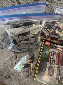 LEGO 75827: Ghostbusters Firehouse Headquarters. W/ Instr. & Minifigs. READ DESC