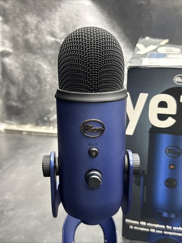 Microfono USB USATO Blue Yeti Ultimate per registrazione professionale blu notte - Foto 3 di 17