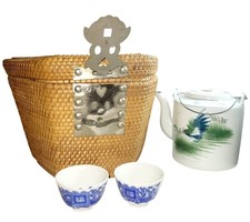 Antique Chinese Porcelain Tea Set Insulated Bamboo Basket Teapot 2 Teacups READ