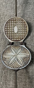 C Palmer Pizzelle Maker West Newton PA No 1R Stovetop Italian Cookie Waffle Vtg