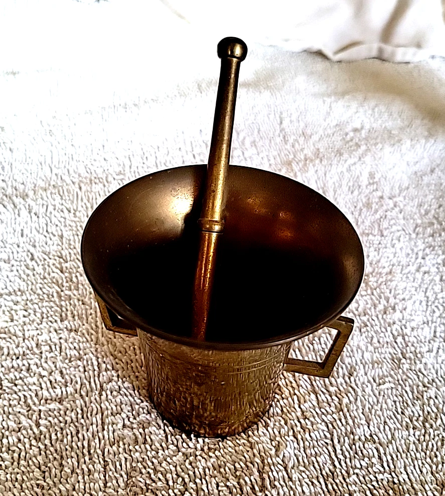 Vintage Brass Mortar with handles 2.5” Tall and Pestle 4” Long Nice Condition