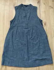 Twenty One Tunic Top Medium Gray Tunic Pockets Sleeveless V Neck Pleated EUC