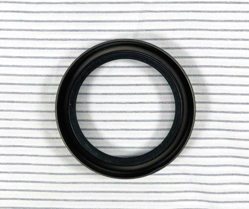 Sello de rueda SKF 19628 posición delantera para camioneta Chevy LUV 97-05 Isuzu 88-95 2x2 Foto 4 de 4