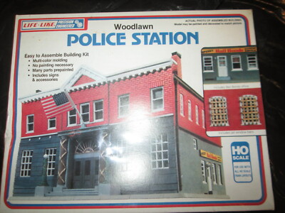 HO Scale Life Like 1382 Woodlawn Police station. Box Factory sealed in plastic.