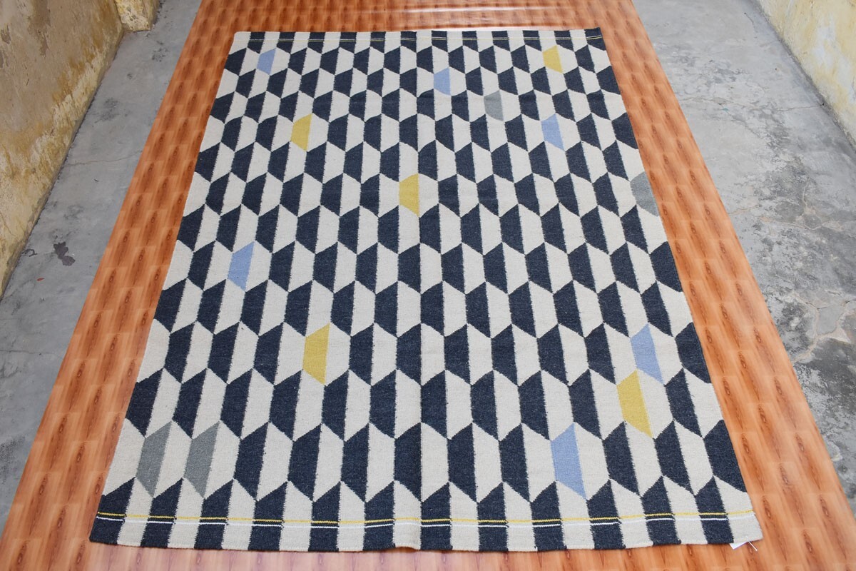Picture 1 of 6