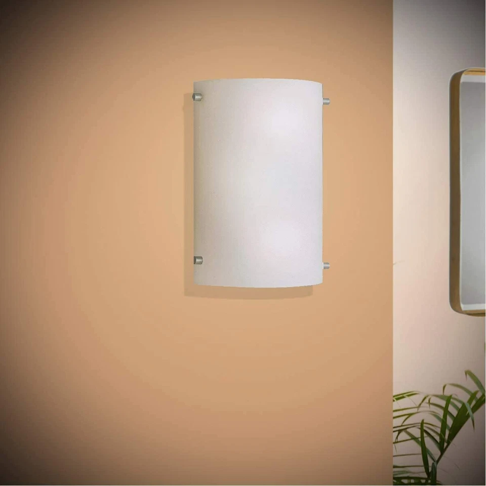 Aplique de níquel cepillado Lucian de 2 luces con vidrio opalino satinado Foto 2 de 4