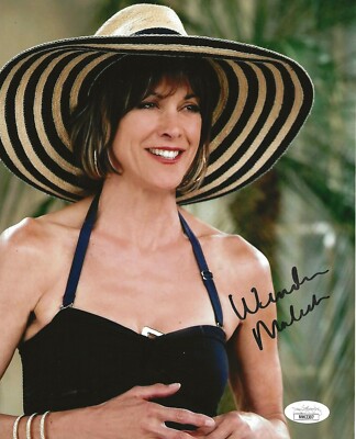 Wendie Malick signed Hot in Cleveland 8x10 photo autographed
