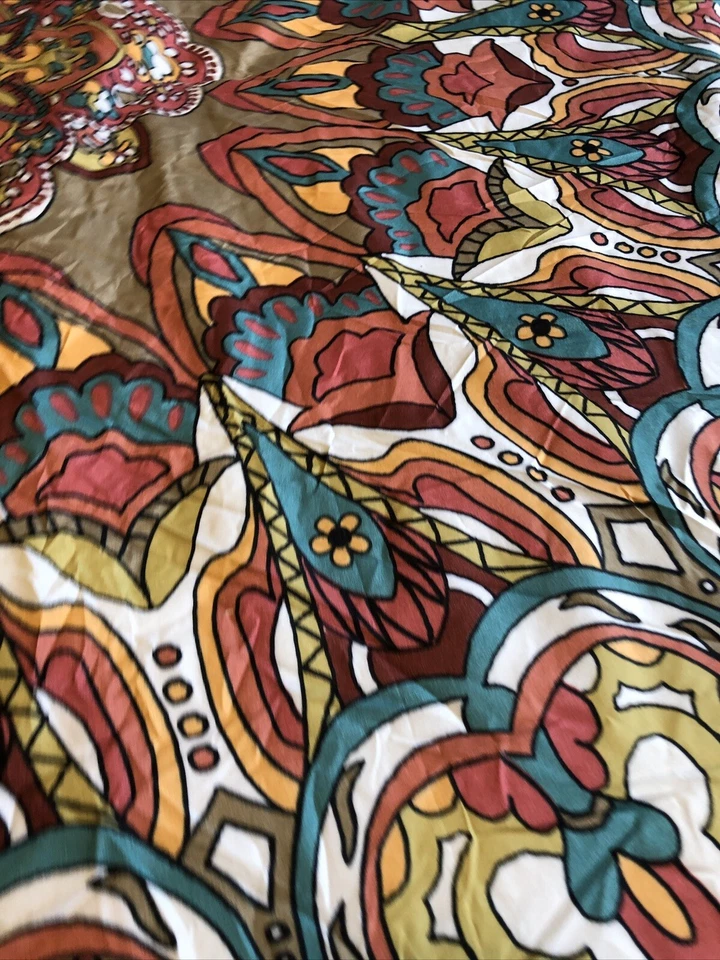 Victoria Classics King Comforter 104 x 90 Polyester White Red Brown - Image 4 of 4