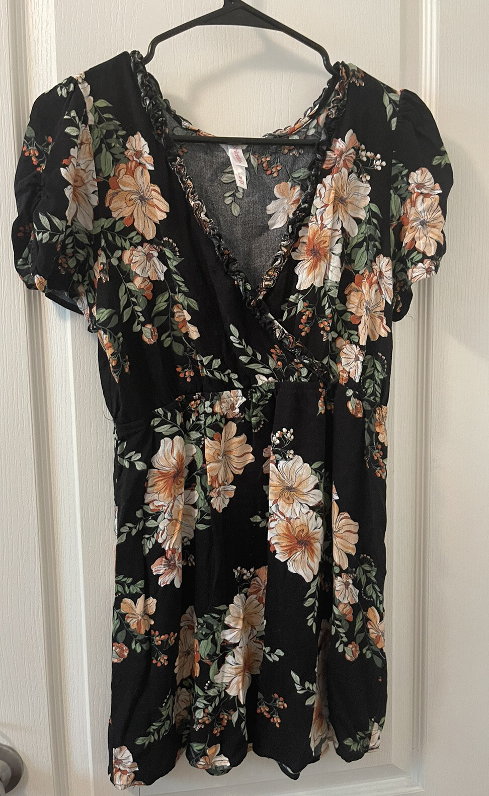 Women's Black Floral Print Short Sleeve V-Neck Wrap Dress