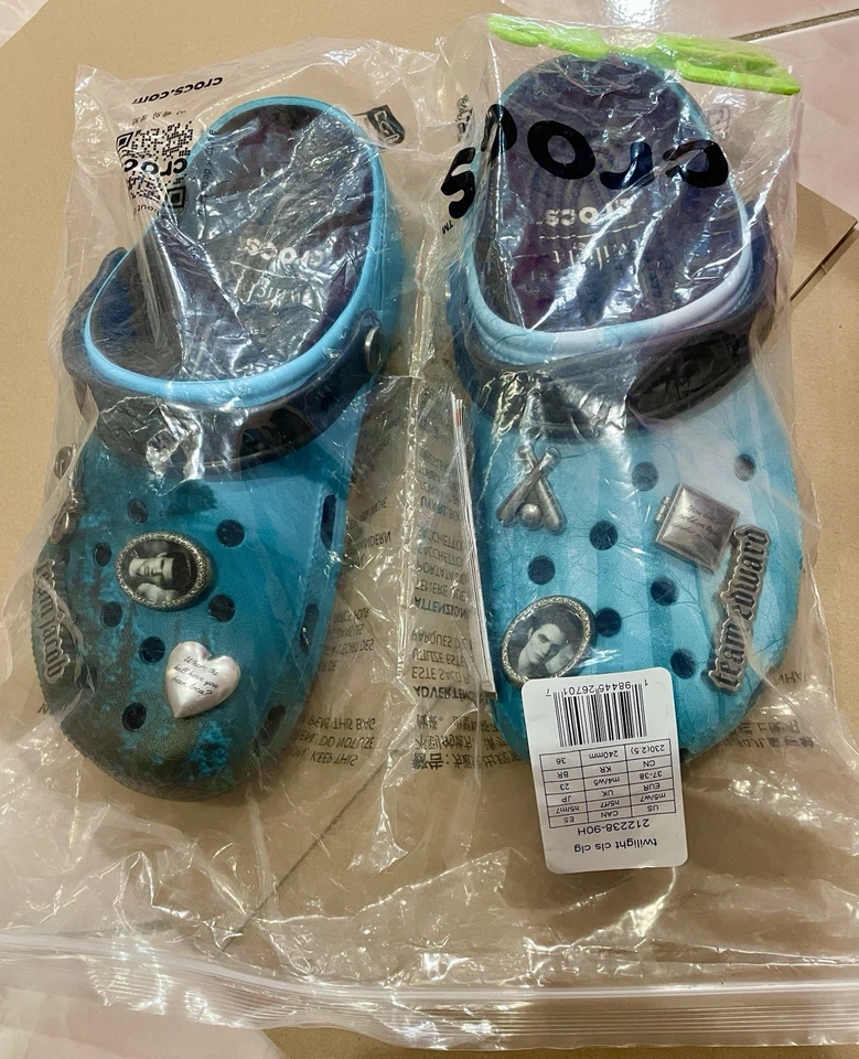 NEW🩵THE TWILIGHT SAGA🩵Crocs Classic Clog Women Size 7 M5/W7 IN HAND SHIP NOW - Image 4 of 4