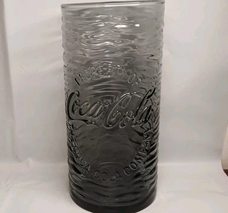 Vaso Highball "Property of the Coca-Cola Bottling Company" 12 oz en relieve de humo Foto 2 de 4