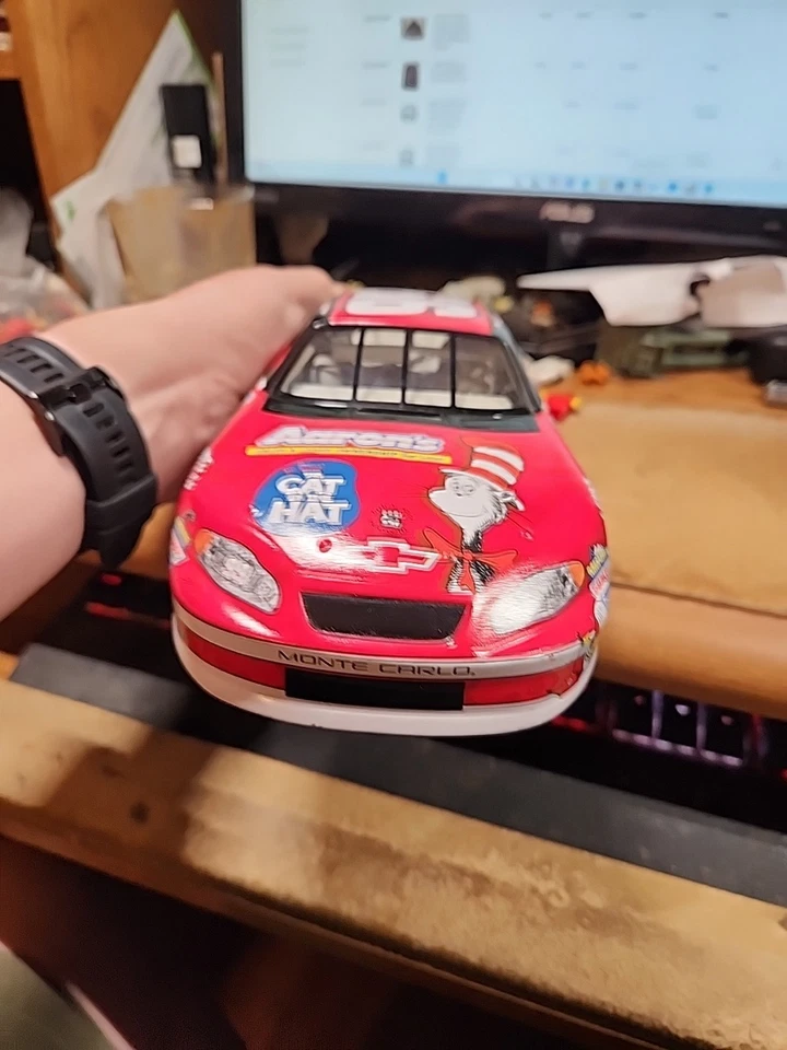 MICHAEL WALTRIP #99 Aaron's / CAT IN THE HAT 2003 Monte Carlo 1:18 Action Racing - Image 4 of 4