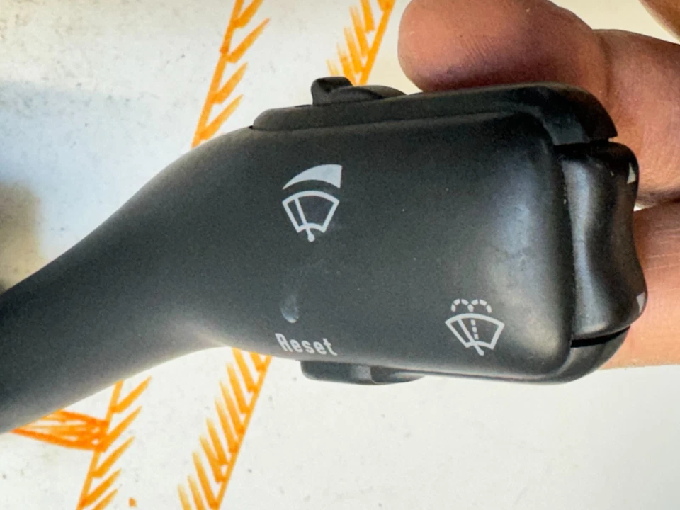 2000-2004 AUDI A6 HEADLIGHT TURNSIGNAL WINDSHIELD WIPER CONTROL SWITCH OEM - Image 2 of 4