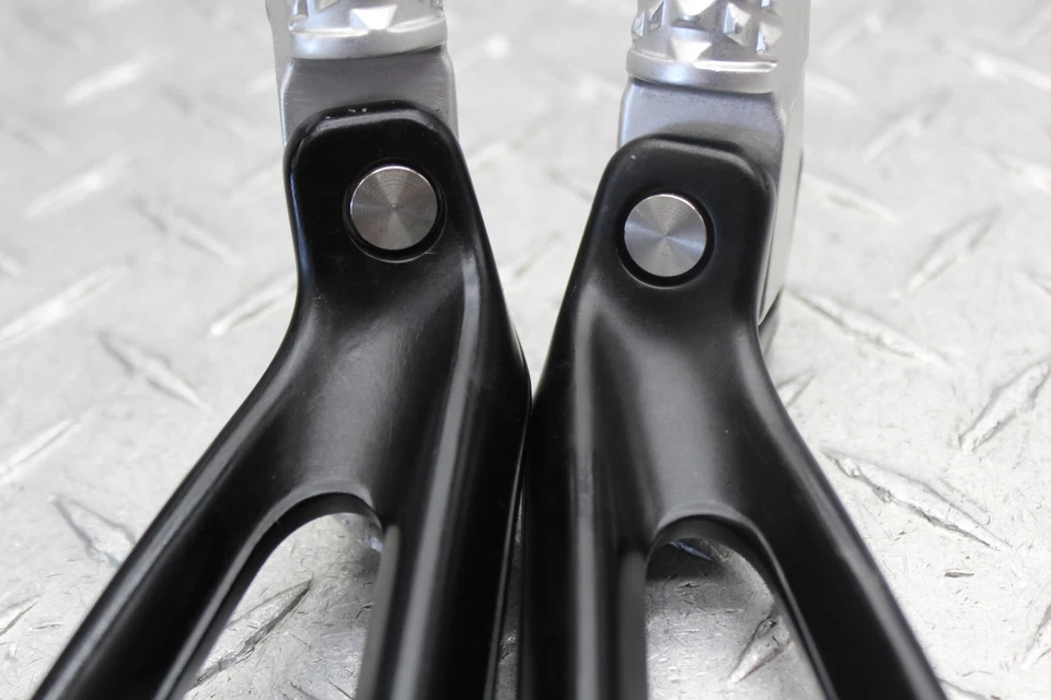 BMW S1000RR 2013 JUEGO TRASERO DERECHO IZQUIERDO ESTRIBERAS Foto 3 de 4