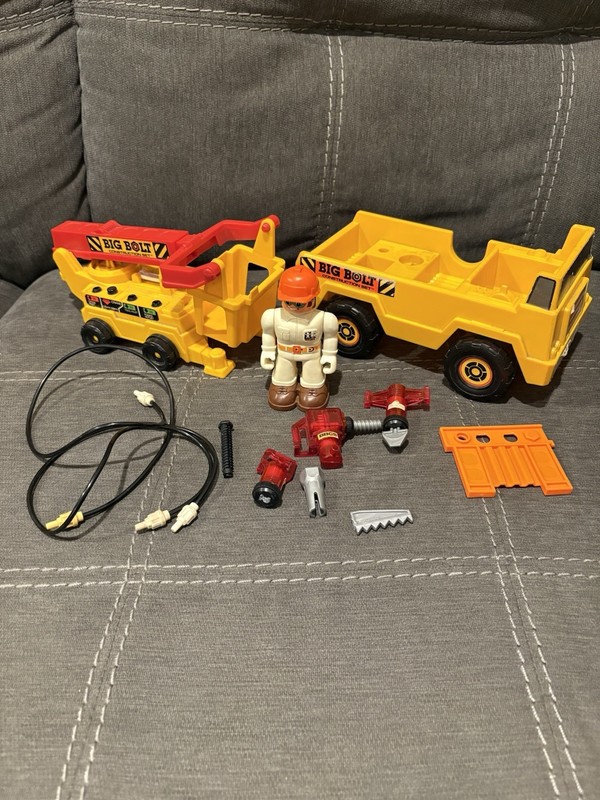 Big Bolt Construction Set- 1981 Tomy- Vintage