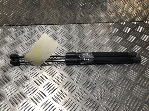 GASDRUCKFEDER HINTEN VW Golf VI (5K1) Hatchback 2.0 GTI 16V (CCZB) 5K6827550D