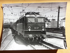 (008) Orig. s/w Foto - BRD - BR E10 227 mit einem Schnellzug - 60iger Jahre