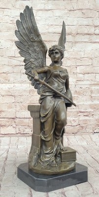 Nike Signierte Bronzestatue Skulptur  Winged Goddess of Victory  Bronzeguss