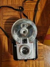 Vintage Kodak Brownie Starflash Flash Camera w/ original box no. 24
